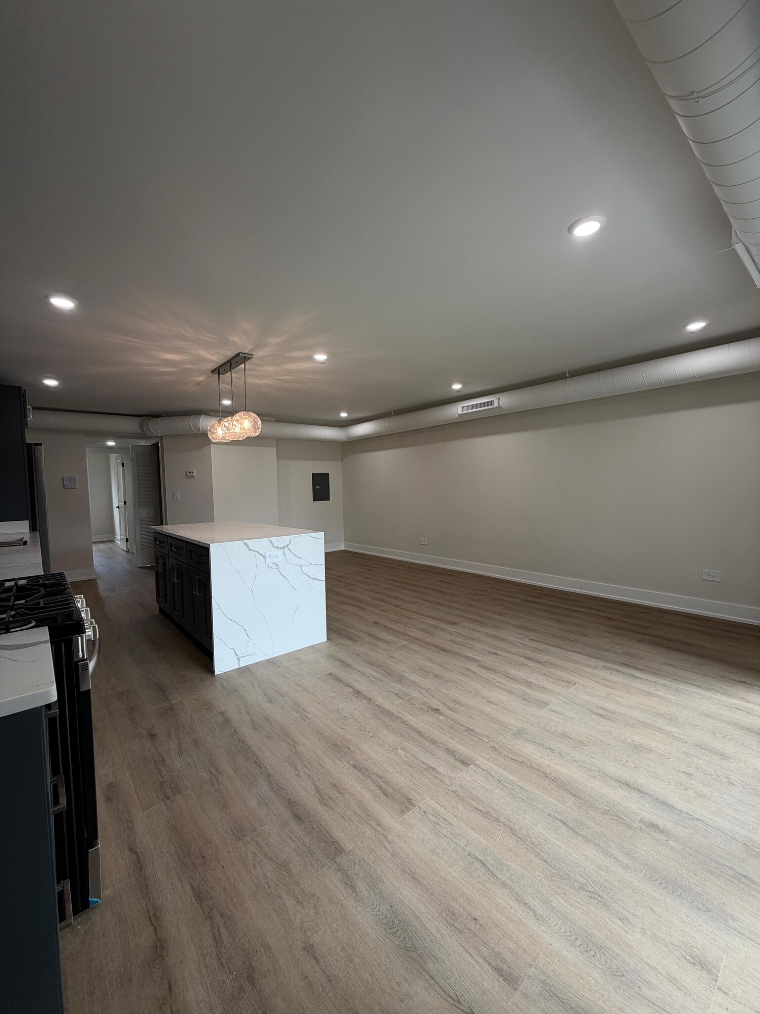 Building Photo - 10225 Dearlove Rd