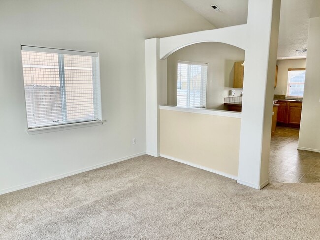 Building Photo - New on the Market!