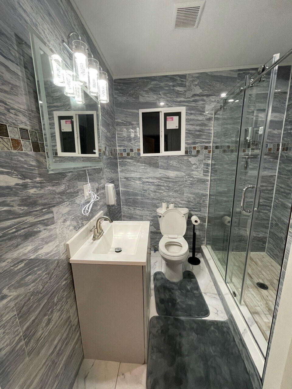 Building Photo - 10 Brunswick Ave