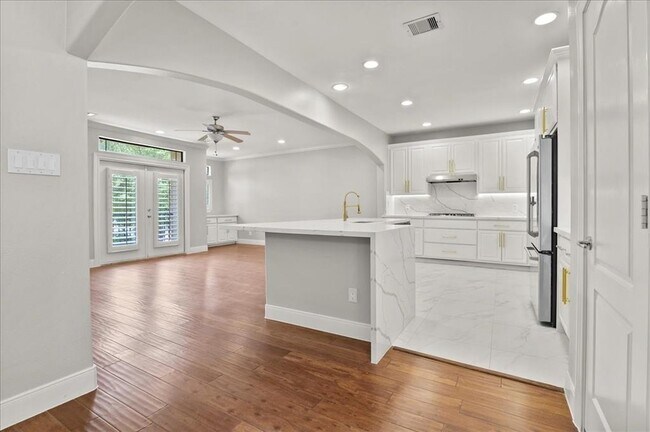 Building Photo - 1518 Bingham St