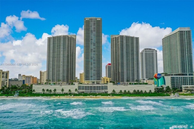 Building Photo - 1800 S Ocean Dr