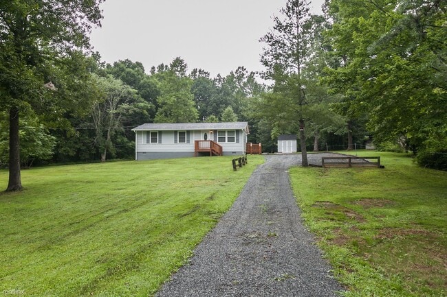 Building Photo - 3 br, 1 bath House - 3600 Green Creek Rd