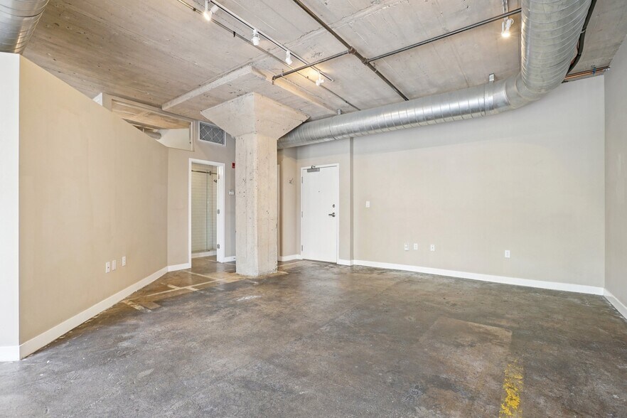 Building Photo - 380 W 200 S