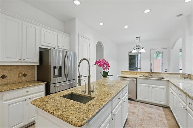 Building Photo - 3376 Castlewood Blvd