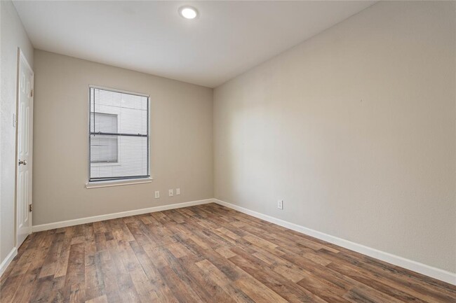 Building Photo - 9209 Kempler Dr