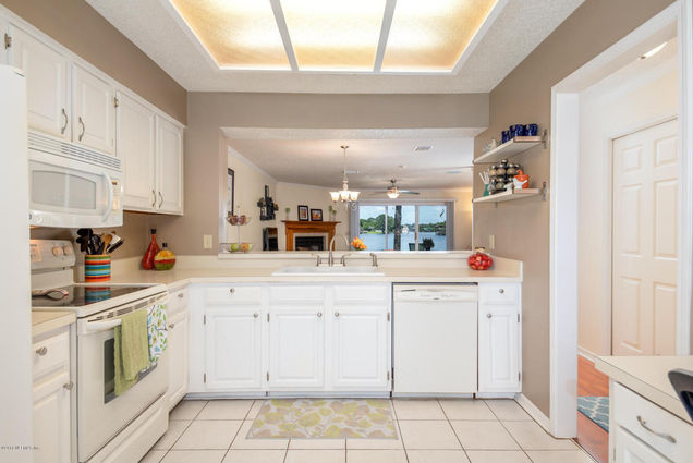 Kitchen looking toward river - 5400 Water Oak Ln