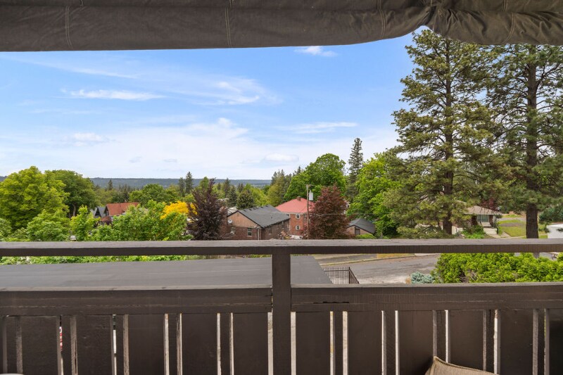 Building Photo - 844 W Cliff Dr