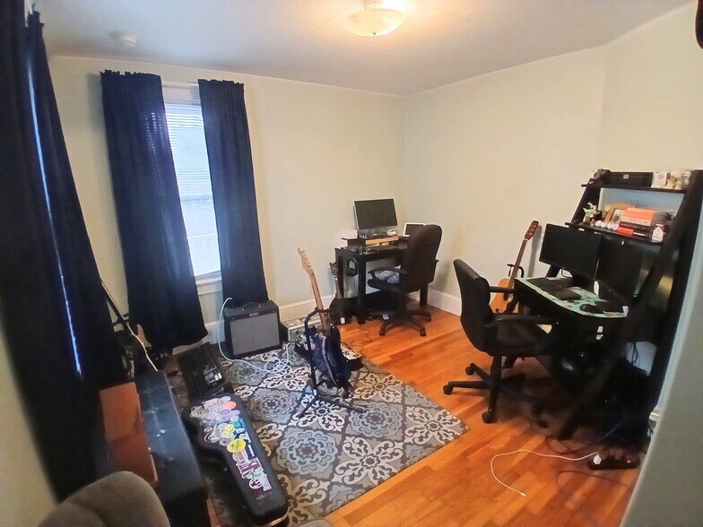 Building Photo - 9 Pitman Ave