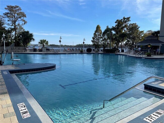 Building Photo - 13427 Blue Heron Beach Dr