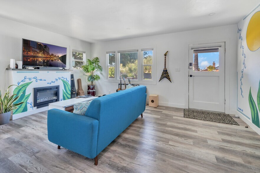 Building Photo - 4129 Vermont St