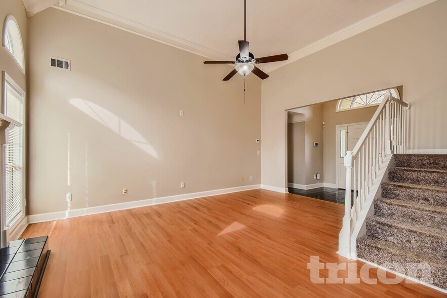 Building Photo - 65 Bermuda Cir