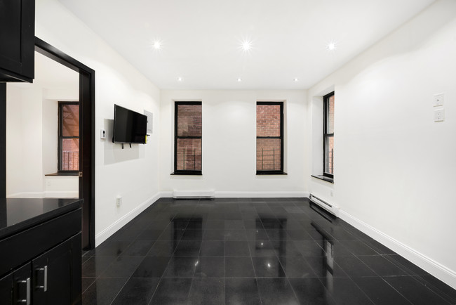 Building Photo - 933 Amsterdam Ave
