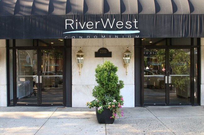 Building Photo - 2101 Chestnut St