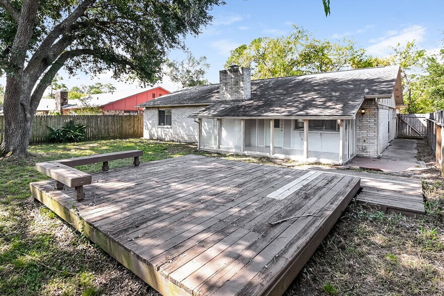 Building Photo - 2719 Killdeer Ln