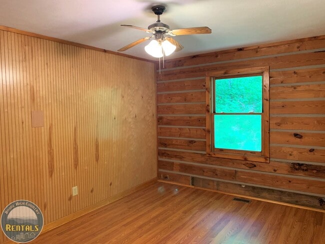 Building Photo - 159 David Sides Rd