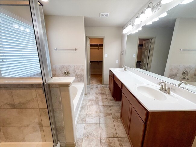 Building Photo - 3419 Hollow Mist Dr