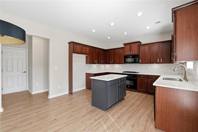 Building Photo - 2725 Blackstock Dr