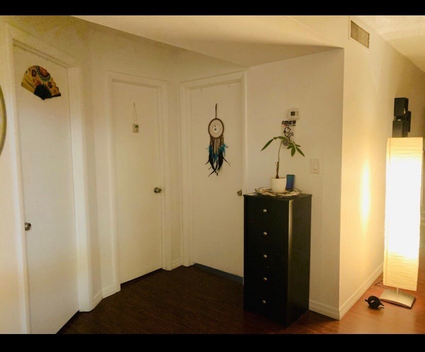 Building Photo - 12035 NE 2nd Ave