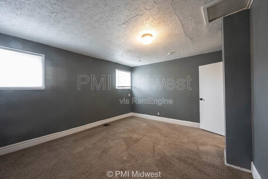 Building Photo - 1604 E Kelly St