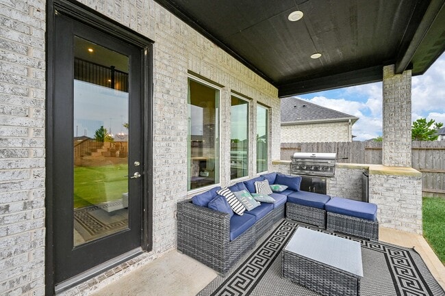 Building Photo - 21014 Vancherry Dr