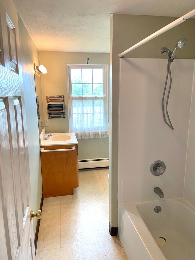 Building Photo - 54 Westville Rd