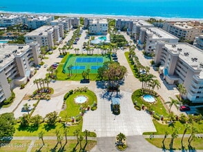 Building Photo - 606 Shorewood Dr