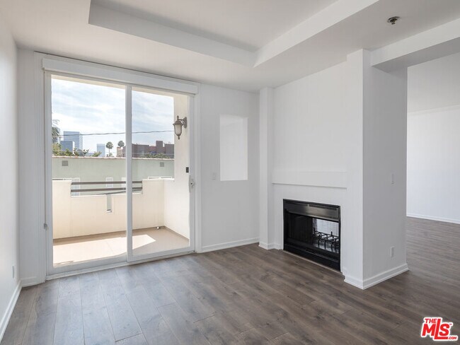 Building Photo - 230 S Hamilton Dr