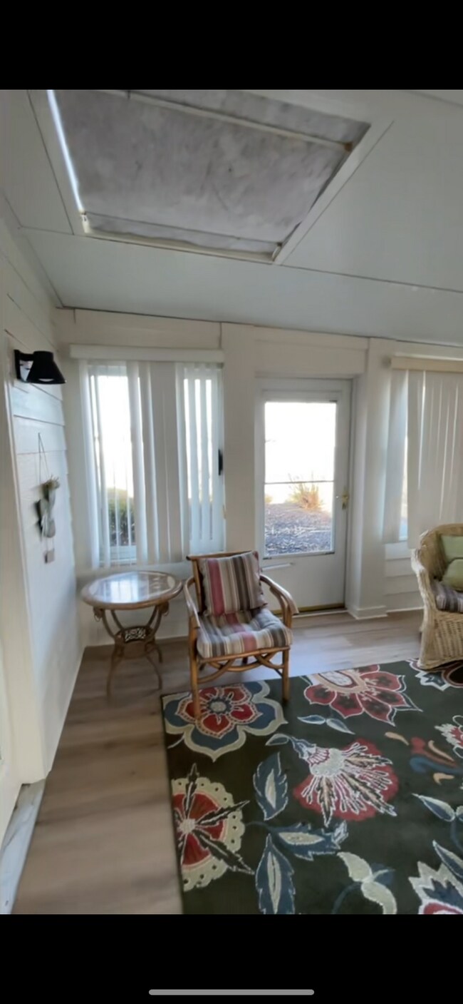 Building Photo - 500 Dandy Brush Ln W