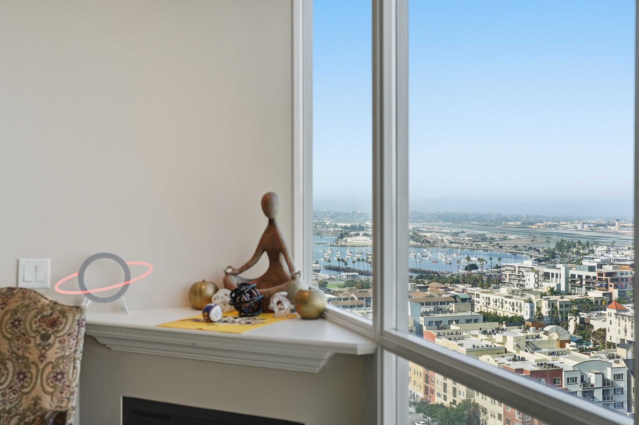 Building Photo - 300 W Beech St