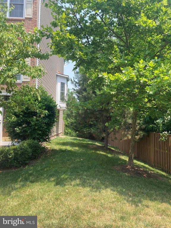 Building Photo - 13700 Maple Sugar Ln