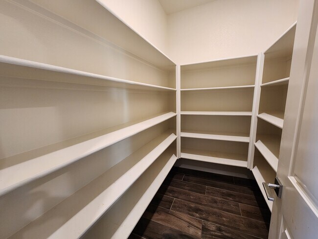 Large Pantry - 2461 Coloma Ln