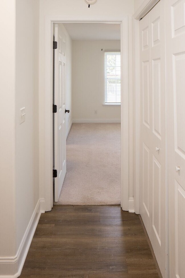 Building Photo - Three Bedroom Home in Hearthstone Lakes Community