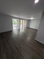 Building Photo - 576 Wilson Bridge Dr