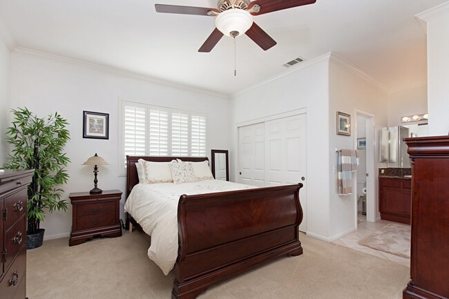 Building Photo - Highly Sought-After 3 Bed / 2.5 Bath Ranch...