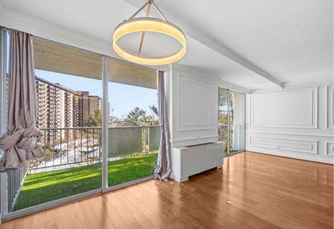 Building Photo - Modern 2BR/2.5BA Two-Level Condo in The Fountains