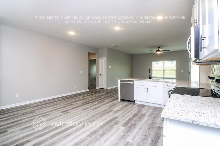 Building Photo - 3121 Azteca Wy