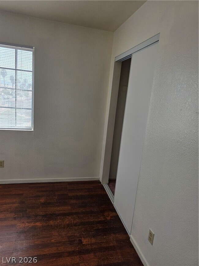 Building Photo - 5784 Akron Ct