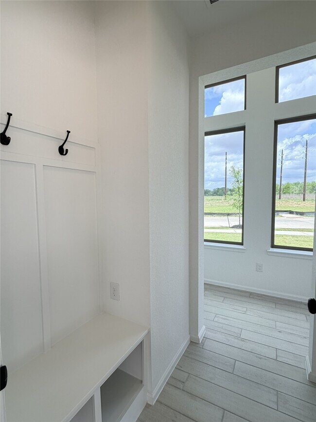 Building Photo - 10702 Ursa St