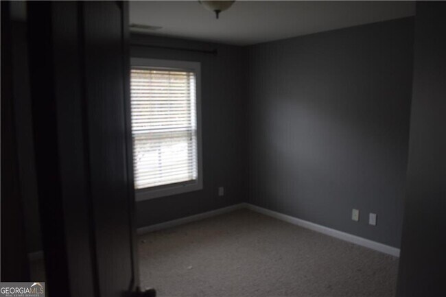 Building Photo - 43 Jessel Ln
