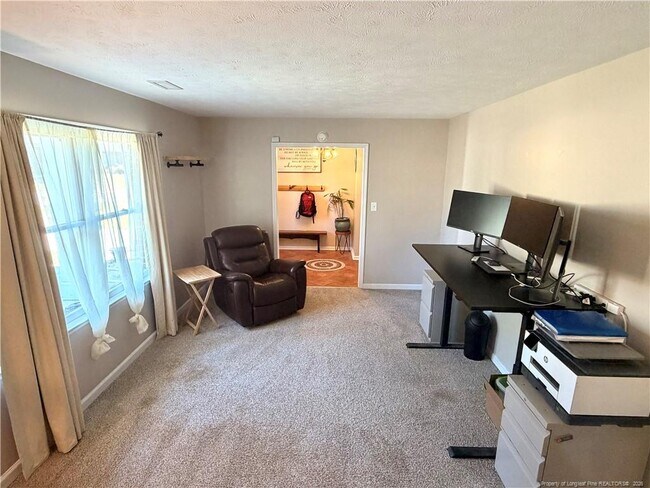 Building Photo - 1030 Rim Rd