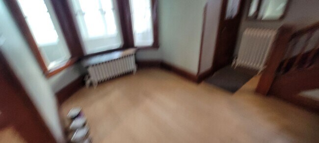 Building Photo - AVAILABLE NOW - 4 Bedroom with garage