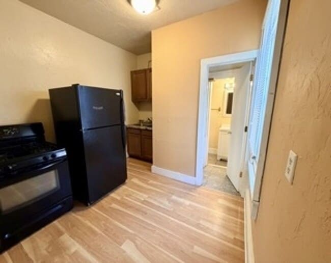 Building Photo - 817 Christiana St