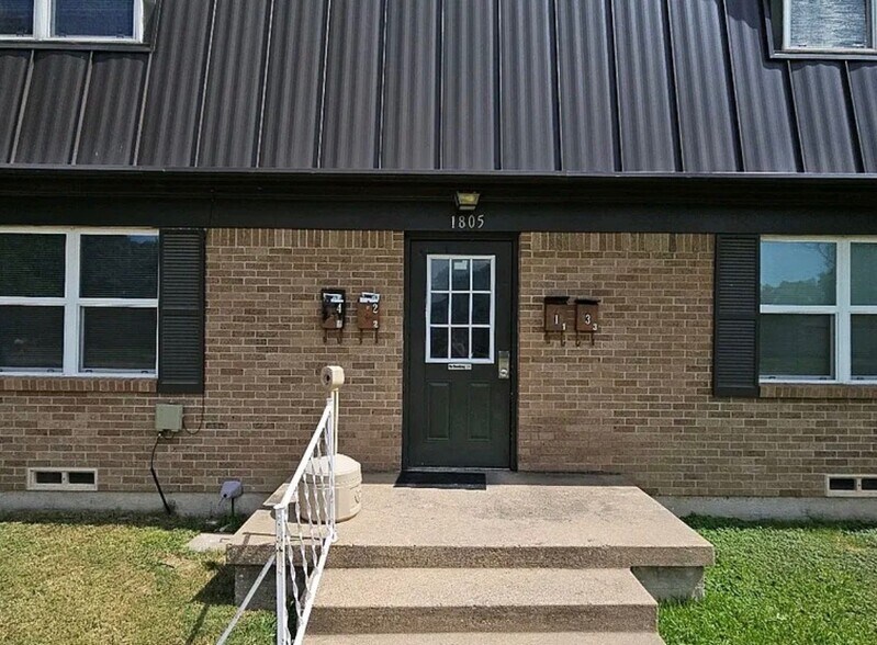 Building Photo - 1805 Randolph Dr