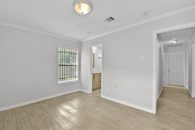 Building Photo - 3718 Dreyfus St