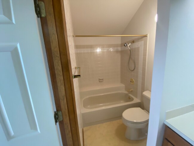 Building Photo - 2814 Brittany Dr