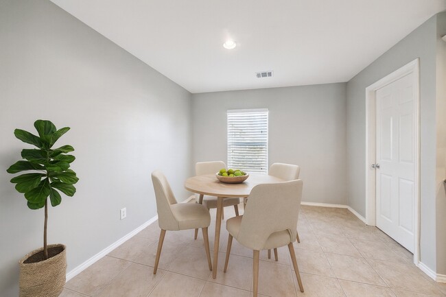 Building Photo - 2219 Runnels St