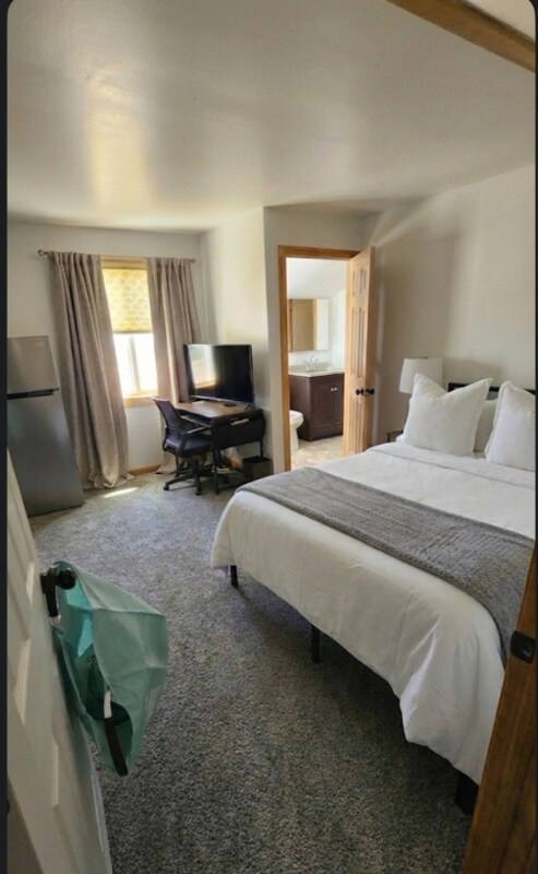 Building Photo - 316 Halle Dr