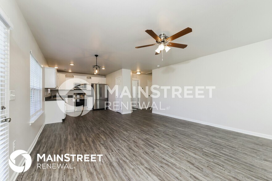 Building Photo - 6166 Brentwood Pk Dr