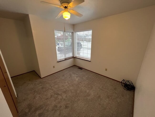 Building Photo - 3 bedroom/1.75 bath rambler style home! 1,272 sq ft