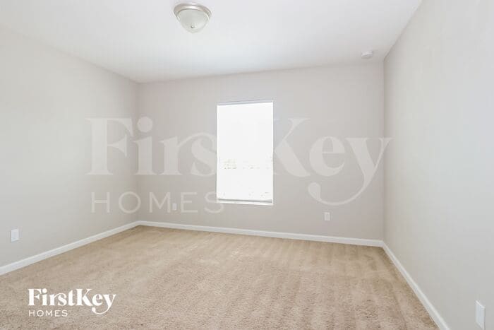 Building Photo - 4618 SW Vahalla St